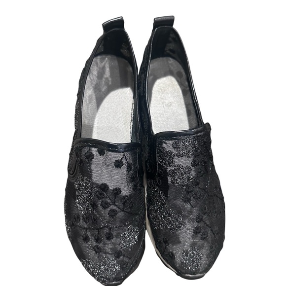 Lace Mesh Wedge Platform Sneaker 6.5 (37) Black Floral Embroidery Slip-On Shoes - Picture 9 of 9
